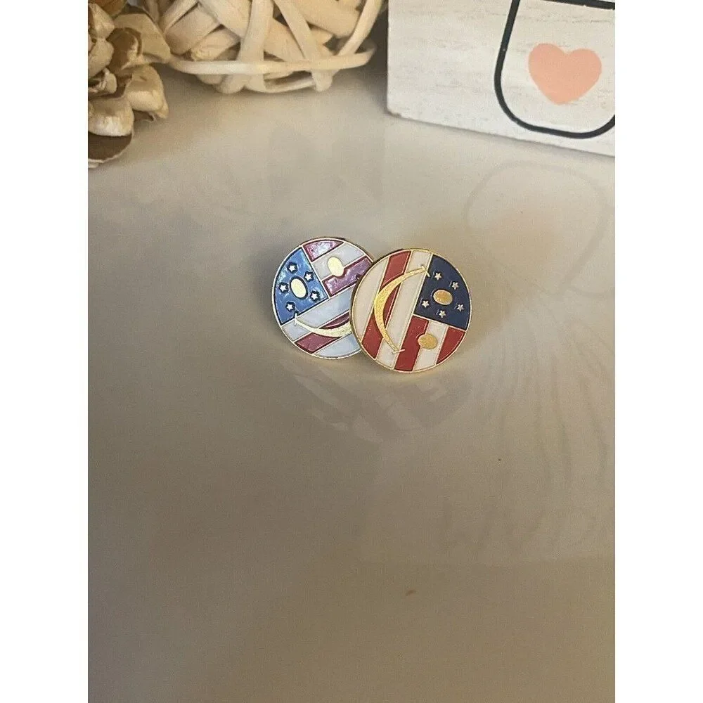 T. DUBOIS Cufflinks Cuff Links SMILEY FACE AMERICAN FLAG Round Enamel GOLD TONE
